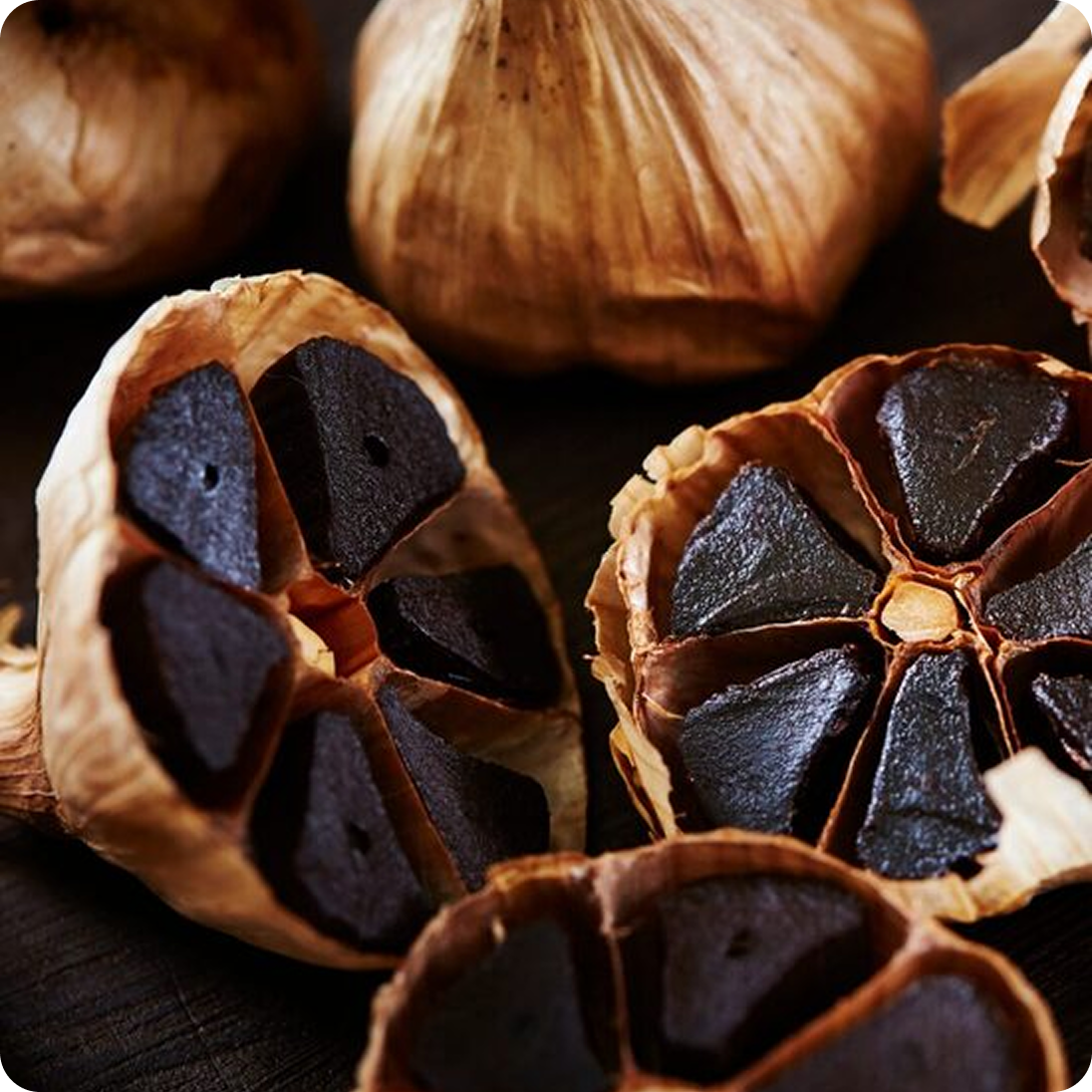 Bio melnais ķiploks – dabas gardums veselībai un garšas baudai