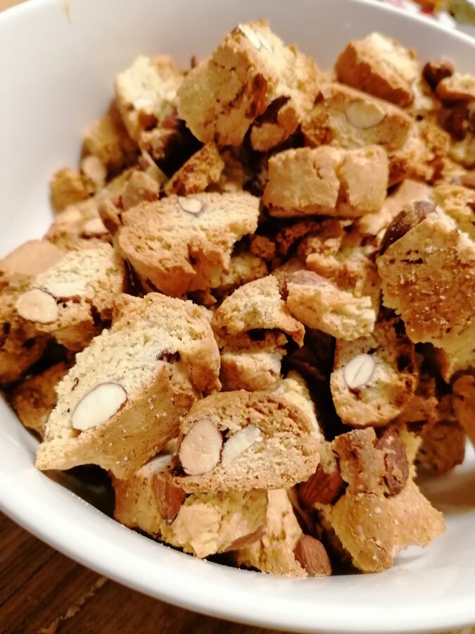 Large almonds 25g