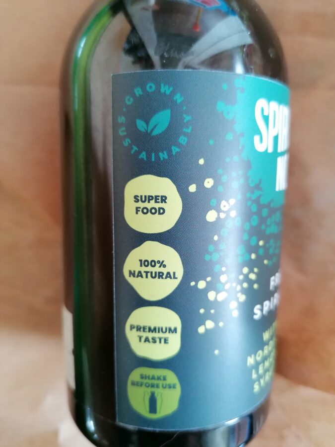 Fresh spirulina with syrup