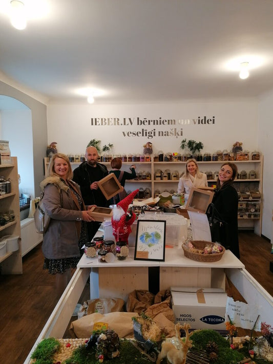 Gift wrapping workshop in the realm of flavor fairies ieber.lv