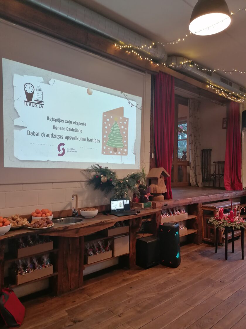 Personalizētu pateicības kartiņu veidošanas meistarklase