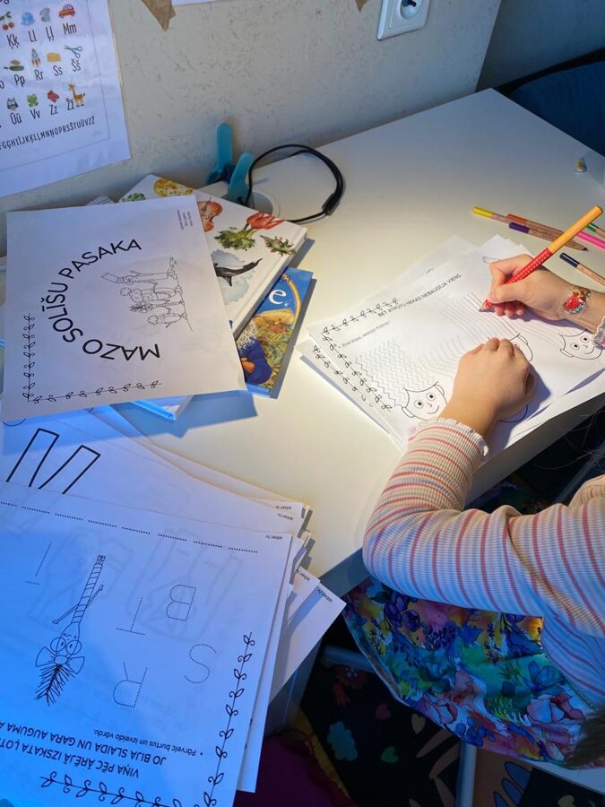 Mazo solīšu pasakas digitālo 50 darba lapu komplekts