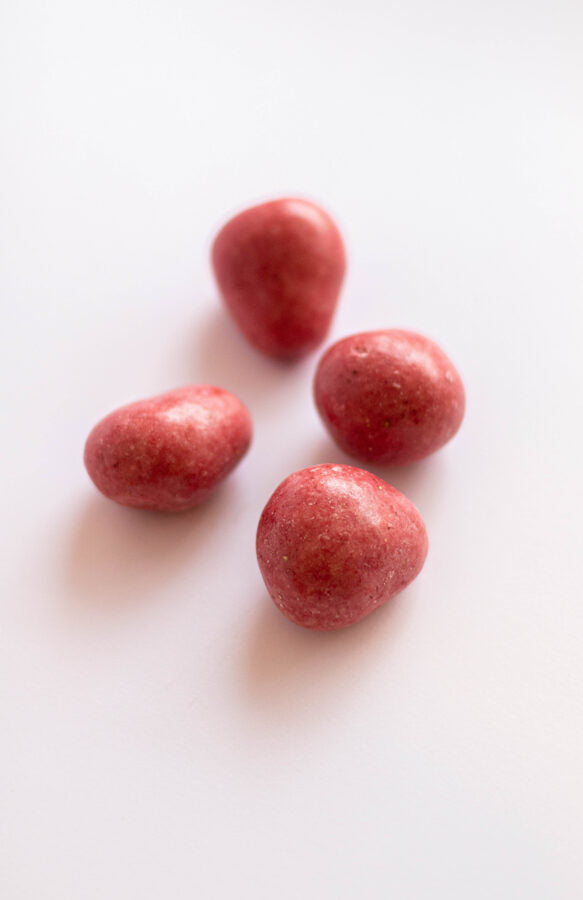 Strawberries in white chocolate with sparkling wine flavor 50g