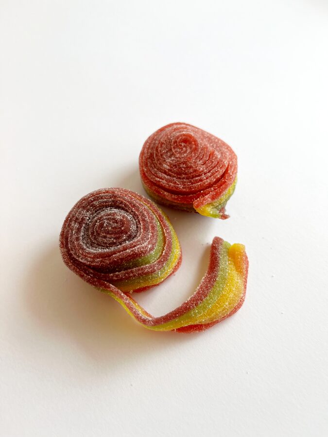 Fruit sour roll 1pc