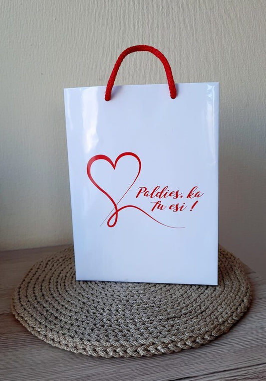 Gift bag with the inscription "Thank you for being you!"