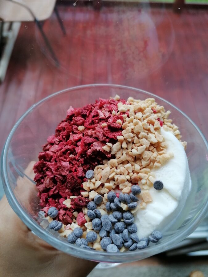 Strawberry freeze-dried (sublimated) pieces 0-4mm 25g