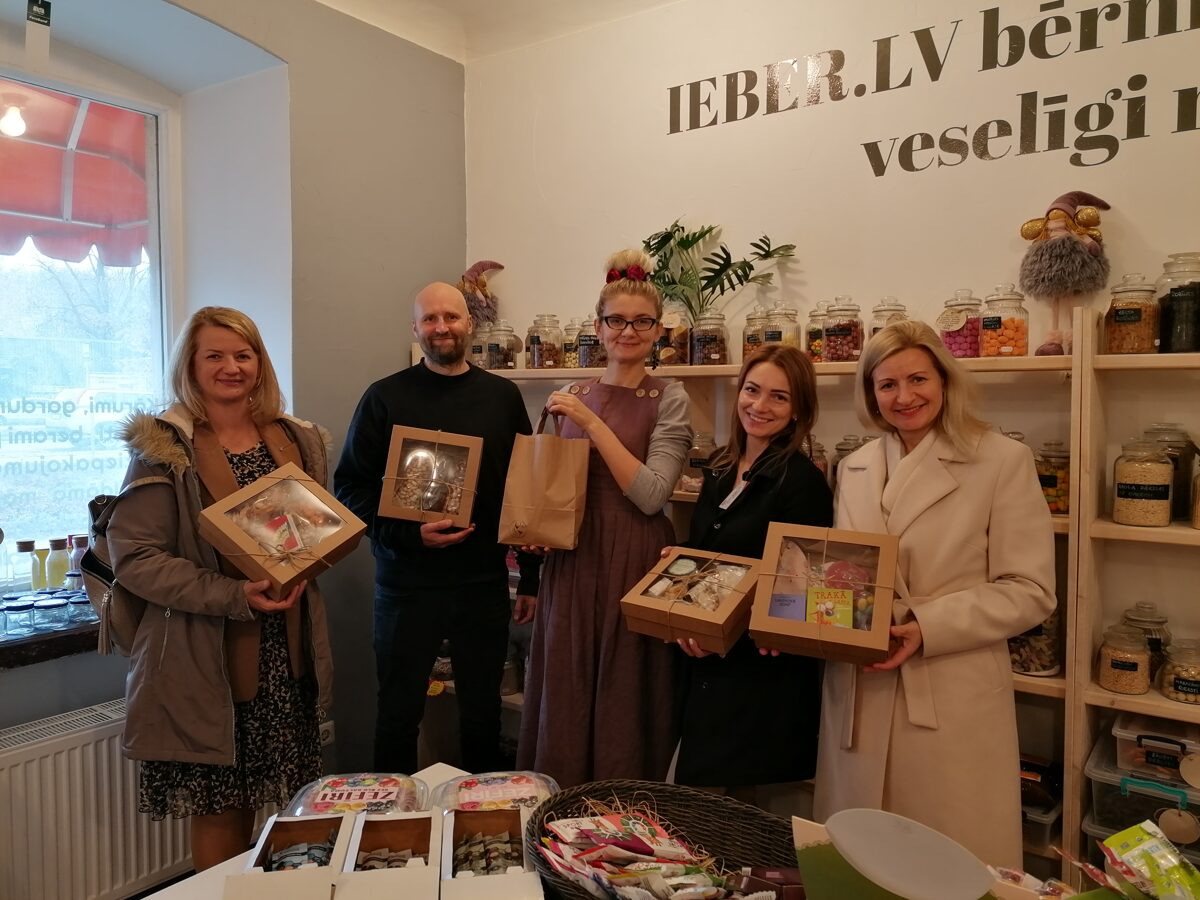 Dāvanu saiņošanas meistardarbnīca garšu feju valstībā ieber.lv