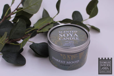 "FOREST MOOD" sojas svece metāla traukā ar aromātu "Ciedrs"