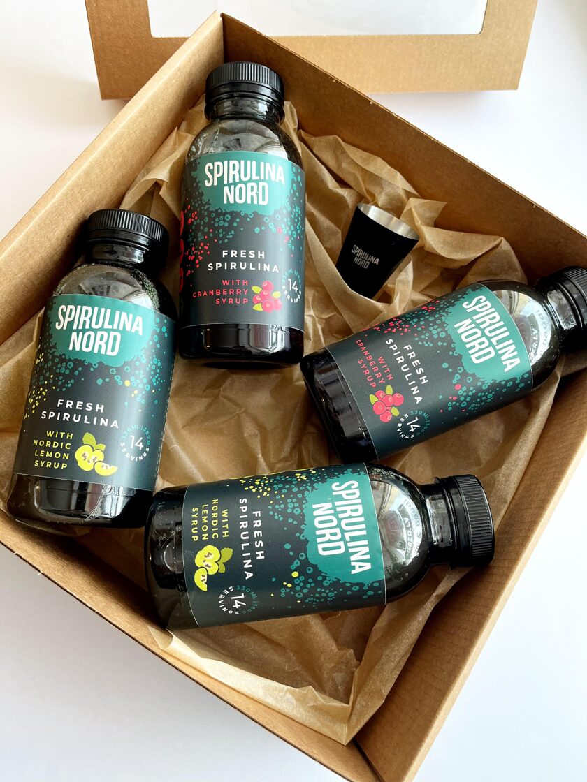 Fresh spirulina with syrup