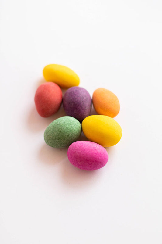 Mandeles krāsainā šokolādē 50g