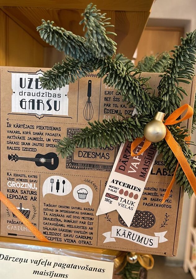 Treat box gift set