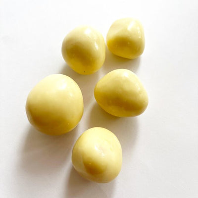 Freeze-dried strawberries in yogurt chocolate 50g