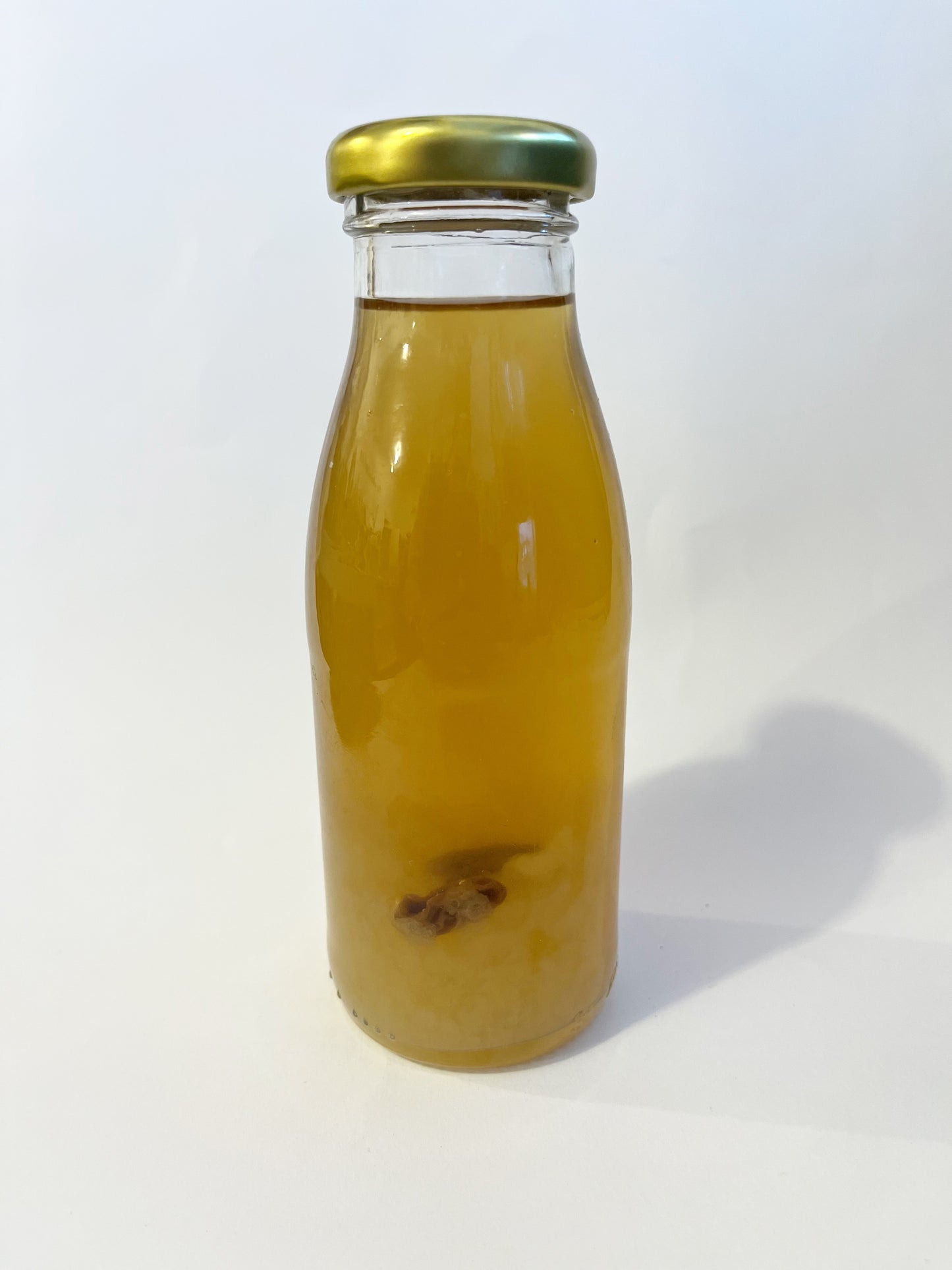 Fermentēts funkcionāls, bezalkoholisks dzēriens (WATER KEFIR) AR KEFĪRA  IERAUGU