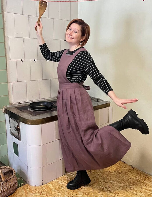 Flavor Fairy's Crinkled Linen Long Apron